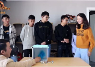黑箱挑战小姐姐,小姐姐的神秘力量大揭秘